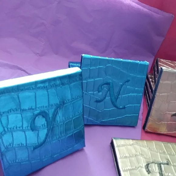 **FINAL PRICE Pictura Vintage Compact monogrammed mirrors. Letters added. - Picture 3 of 7